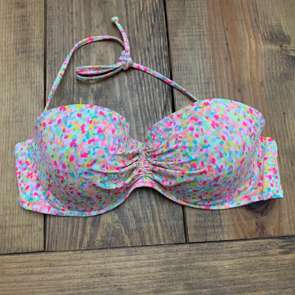 SOLD - Women’s VS Bathing-suite Bikini Top
